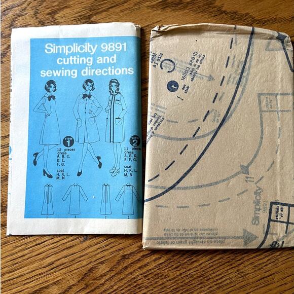 UNCUT Vintage 1970s Simplicity 9891 Sewing Pattern Size S Mini Dress & Coat - Picture 2 of 3